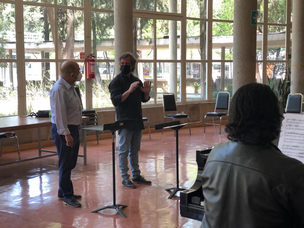 MarcMoncusi's tweet photo. Hoy hemos finalizado dos semanas intensas de clases magistrales de dirección de orquesta con los alumnos de Maestría del @ConservatorioMX con obras de #Mozart, #Beethoven, #Brahms y #Halffter. Gran trabajo y gran evolución de tod@s ell@s. Muchas gracias! Next stop: @OSEMoficial https://t.co/6fxf6fFDci