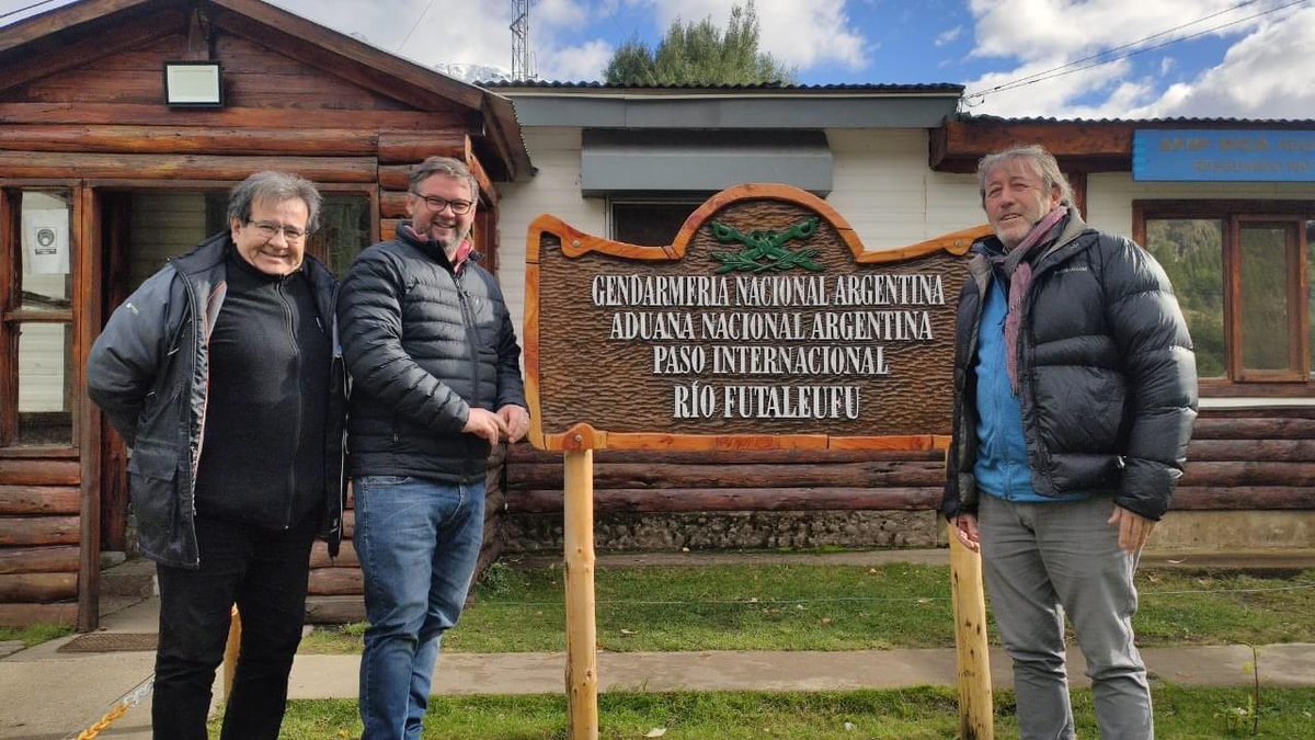 patriciogok's tweet photo. Recorrimos la #RN259 hacia el paso internacional Futaleufú que une a #Argentina con #Chile donde se van a realizar distintas obras que mejorarán la vinculación de ambos países, beneficiando las economías regionales y el turismo https://t.co/wsEadKDtKn