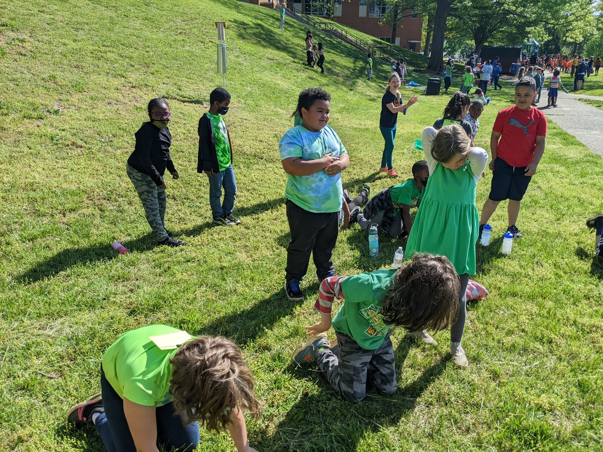All4FreeMe's tweet photo. Walk-A-Thon is one of my most favorite days of the year! The energy and laughter and spirit of the event speaks volumes about culture of BME! @BMESBobcats #oneBME 🐾 https://t.co/7JtdeKx1WM