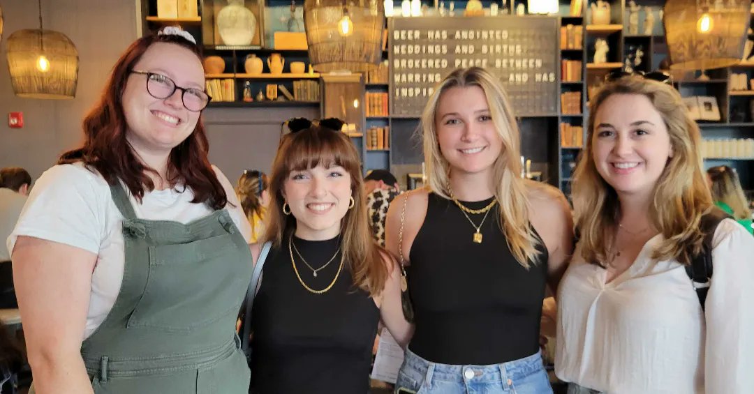Thank you to everyone who came out for our mixer🍻 It was great to meet new faces and see familiar ones. One of the best things about advertising is the people in it! 🧡

#networking #whyad2 #community #advertising