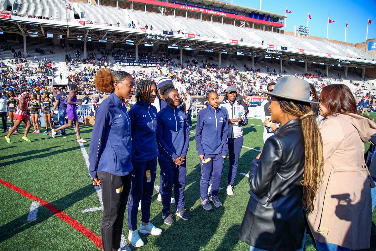 mycleotv's tweet photo. We’re super excited to be at the 2022 @PennRelays with Philly’s own Dominique Calhoun of #DecorRemixed @REMIXLIVING and @RnBPhilly! #DesignAndDine #TitleIX #CLEOTV https://t.co/zHlzFmOOuN