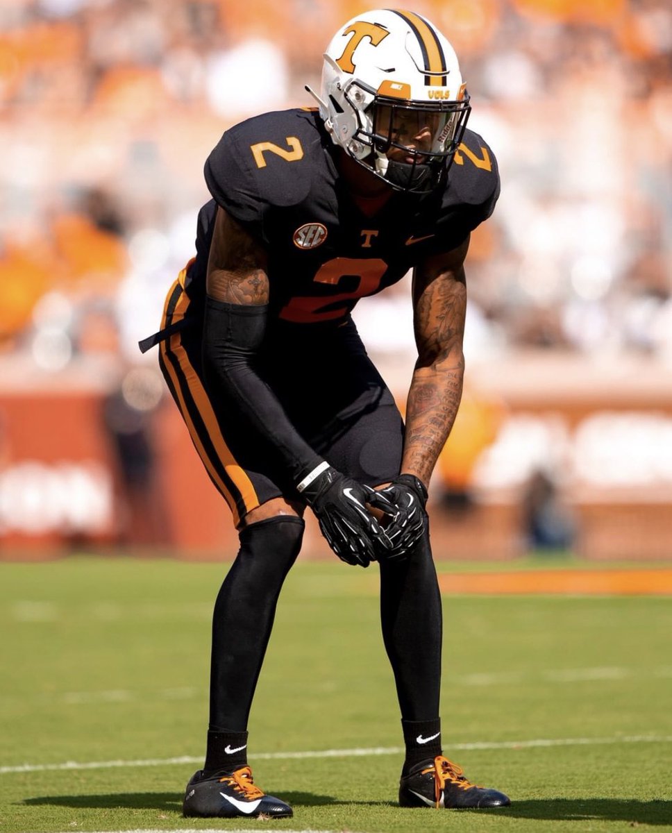kenton_kirkland's tweet photo. Blessed to receive an offer from the University of Tennessee!!!!🟠⚫️ #GBO 🍊 #VolNation @Vol_Football @luc_brian @CoachTimBanks @GoVols247 @Andrew_Ivins https://t.co/o7M8938kU9