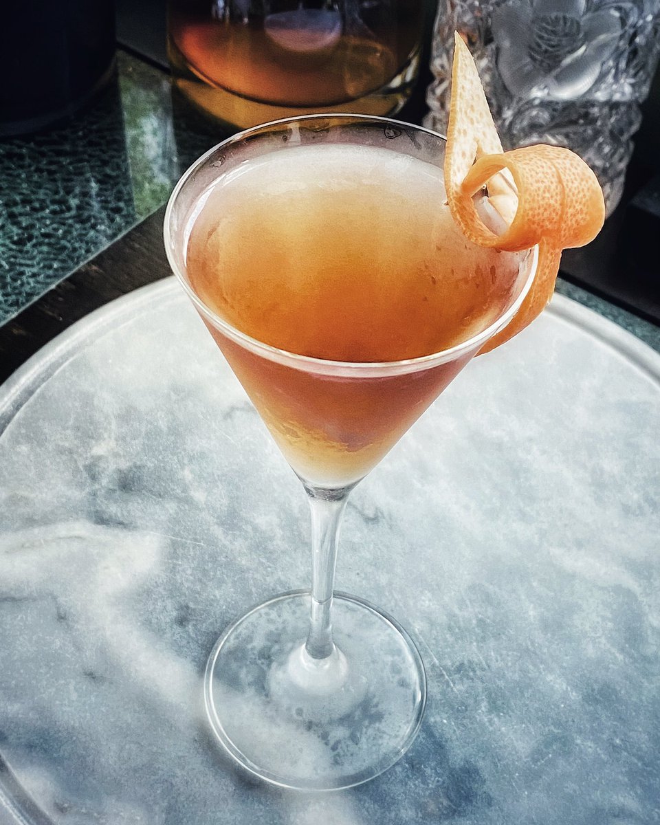 Il Bruto Grapefruto - Few Breakfast gin, Bruto Americano, Lo-fi dry vermouth, Combier grapefruit liqueur, salt, butchered Italian