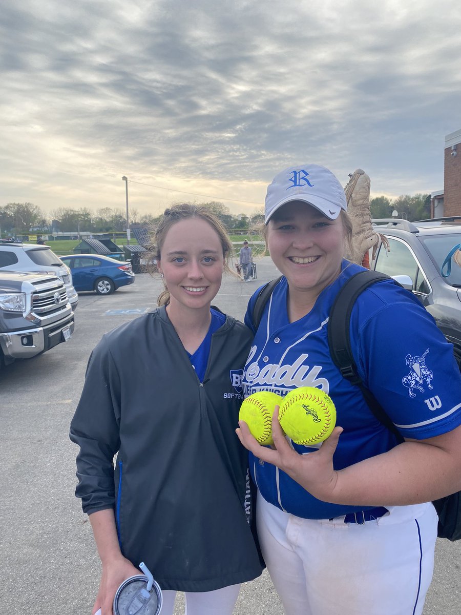 lilly_kapala's tweet photo. Great Friday night two home runs again watty🤍 @brhs_softball https://t.co/R49lgMNGCP