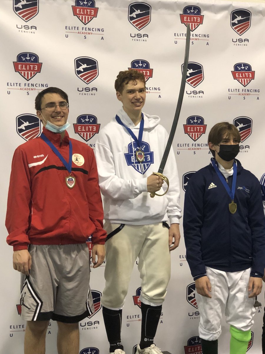 ElaineKTurville's tweet photo. Two golds 🥇🥇Both W and J did amazing today in Atlanta! #EliteFencing @FencingSports @USAFencing https://t.co/nOpAvd0qEE