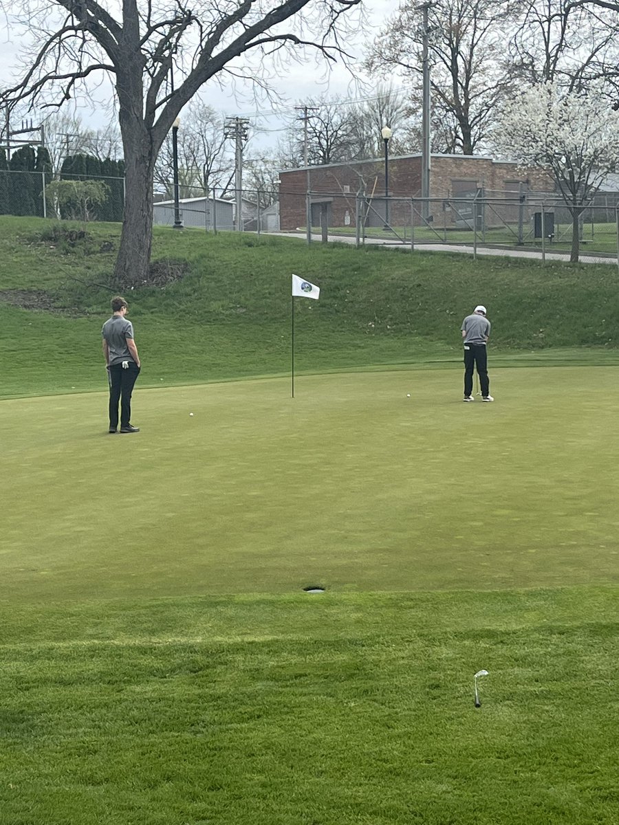 MHSBoysGolf tweet media