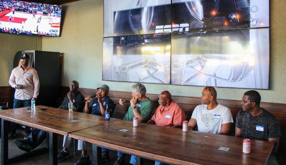 NFLAlumniAustin tweet media