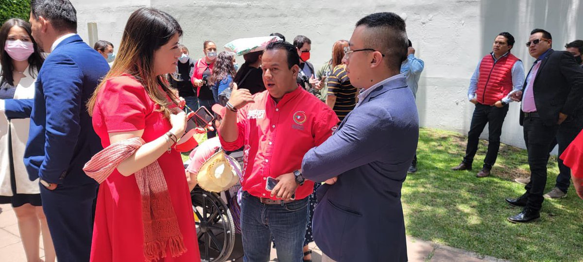 Edgar_cero's tweet photo. Construir y trabajar en favor de Mexico https://t.co/3DBvHvzz7j