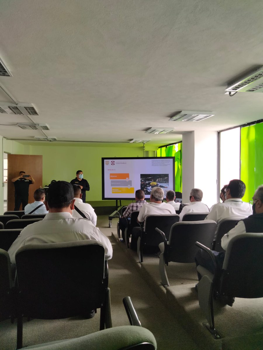 ORTCDMX's tweet photo. Durante el mes de abril, con apoyo de la @SSC_CDMX y @LaSEMOVI, se impartió el curso "Prevención de los hechos de tránsito en el transporte público concesionado", mediante el cual se capacitó a 1⃣5⃣2⃣ personas operadoras de las empresas #ATROLSA, #COVITENI, #SAUSA y #TRIOXA 🚌 https://t.co/7Ye0HaYkgV