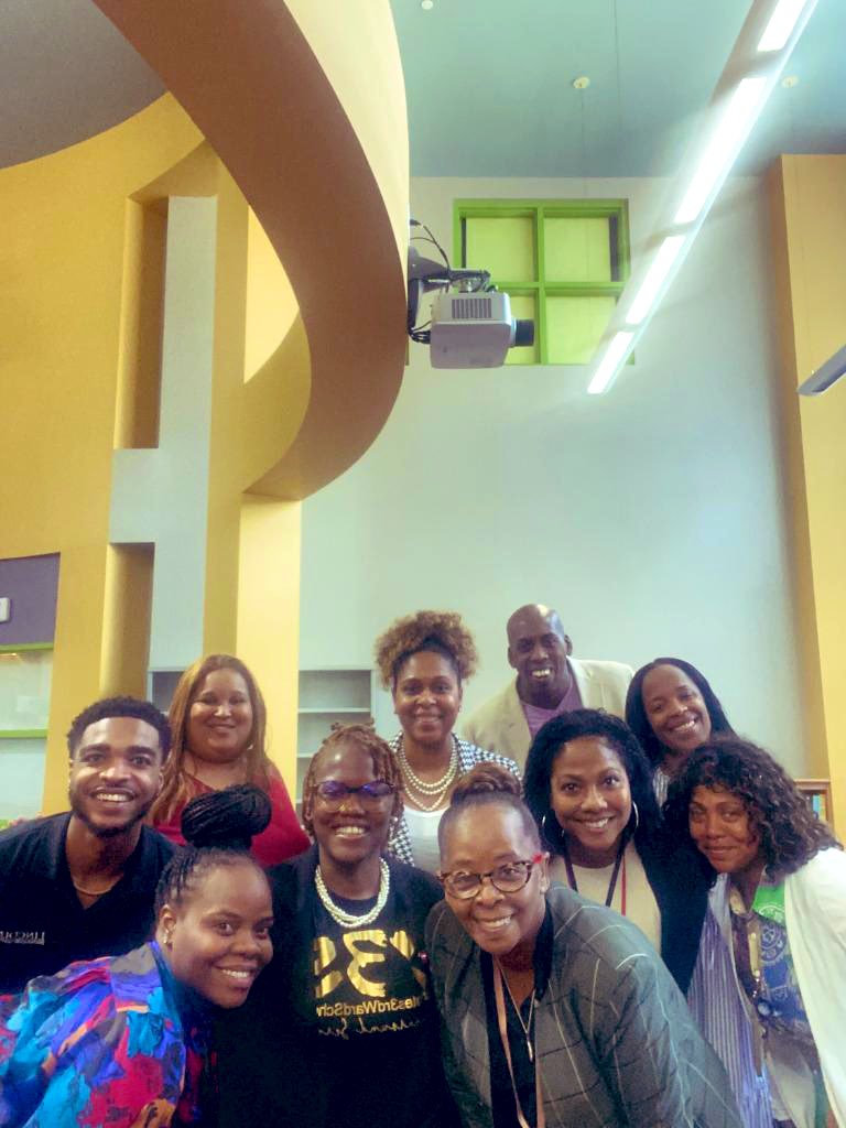 LaToyaW74380390's tweet photo. Shout out to our manager @SharveteM for celebrating the daily grit&grind of @YatesFeeder Wrap Around specialists! Thanks for the appreciation! We will continue to say #Y3S to our families and community! #Yates3rdwardSchools @HISD_Wraparound #WrapAroundAppreciationWeek https://t.co/J72kMLNNRY