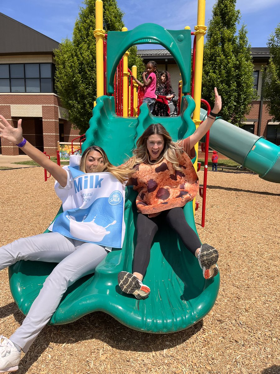 LearnWithMay's tweet image. Milk 🥛 &amp;amp; Cookie 🍪 had a fun last day of #WordWeek