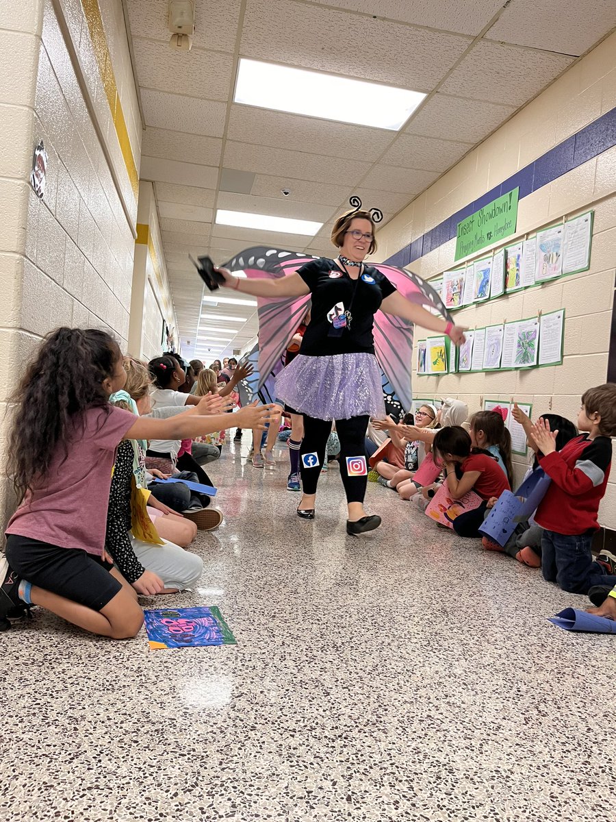 LearnWithMay's tweet image. The Word in Action Parade was such a fun way to end #WordWeek! 🎉 @SedgeGardenES
