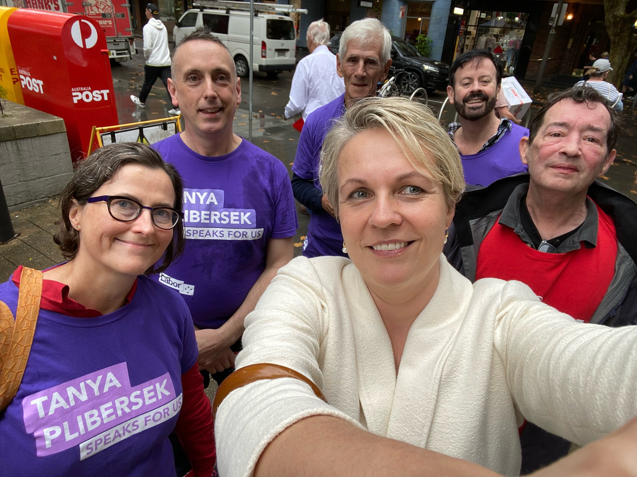 Tanya Plibersek On Twitter It S A Rainy Morning In Sydney But We Re Still Out Across The Electorate Chatting To People About Labor S Plans For A Better Future If You See One Of