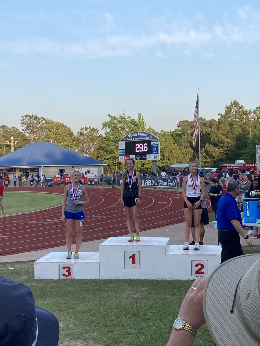 colinboone4's tweet photo. @1teamhhstigers was represented well at the MHSSA State Track Meet! The Girls silvered in the 4X8. @RileyJackson24 silvered in the 3200 and @jessica_kate10 brought the gold home in the 1600! 🥇#1X #BoonesGoons https://t.co/RjjGW3VFK1