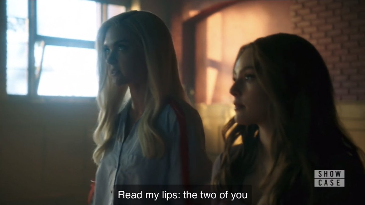 hizziesbot's tweet photo. and the fact that it would make perfect sense bc this was lizzies reaction to both times https://t.co/JJOs7Fvl43