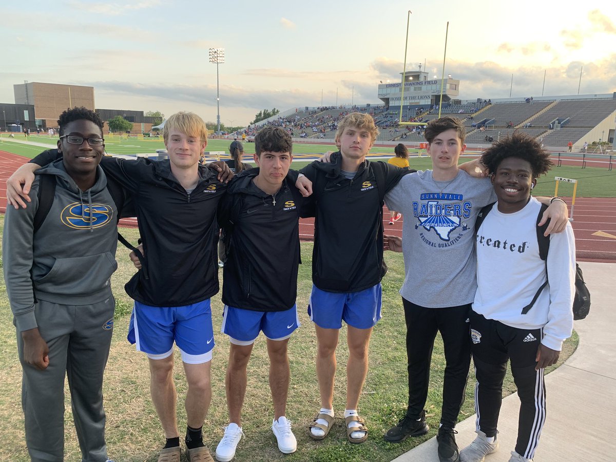 SvaleTrackField's tweet photo. Boys 4x200 relay has made it to the REGIONAL FINALS! https://t.co/ZO5w8hgVbm