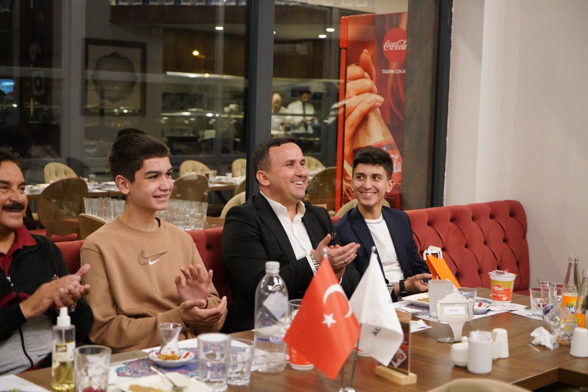 _MustafaALTIN_'s tweet photo. Şirketimizin kuruluşunun  yedinci yılında; çalışma arkadaşlarım ve aileleriyle  #Ramazan ayının bereketini ve güzelliğini iftar soframızda paylaştık. 

Rabbim; oruçlarımızı kabul, birliğimizi daim eylesin.

#altıninşaat #temelindegüvenvar https://t.co/5WqDMlaILe
