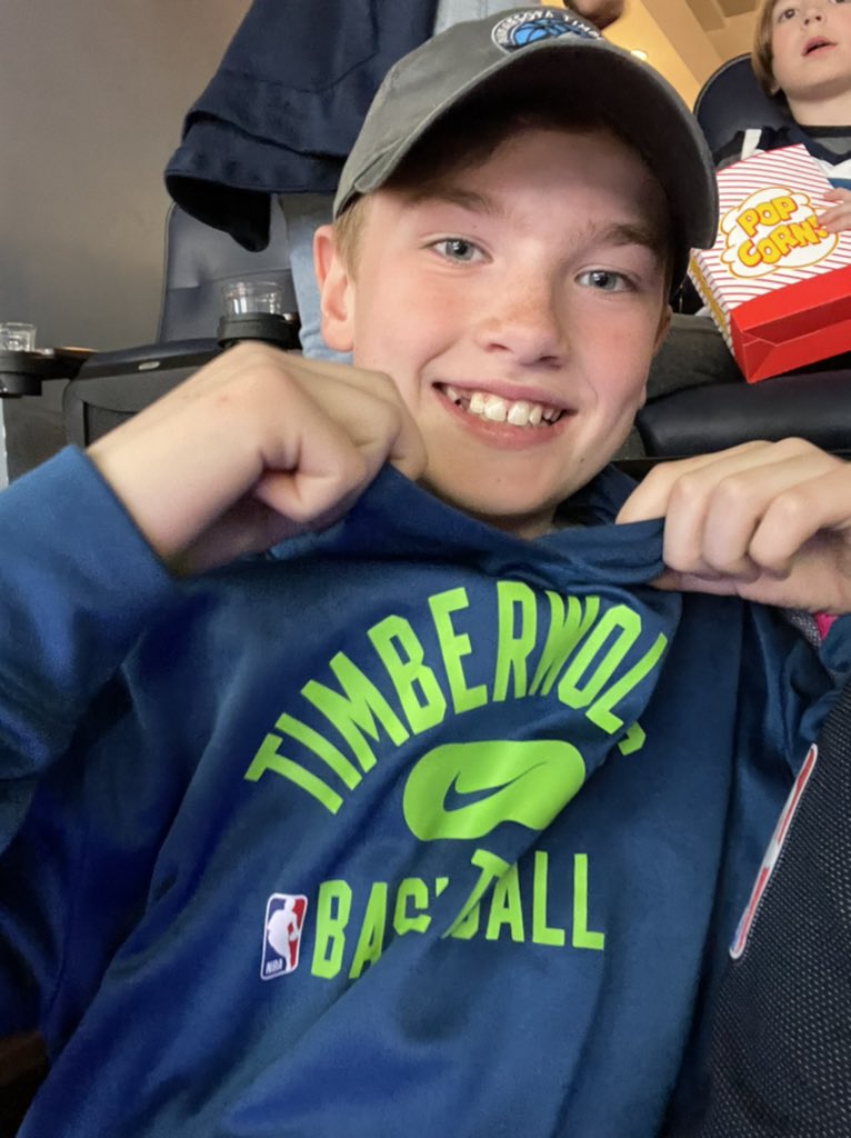JoeyHulsebus's tweet photo. Let’s go Wolves! #packpix https://t.co/cVlZljYUod