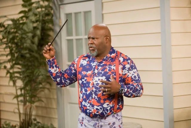AliceaTheGreat's tweet photo. Alfonzo gives me Mr.Brown and I’m NEVER unseeing it ever!!!!!!!🤣🤣🤣🤣#PutARingOnIt https://t.co/VfCOVvnAt9