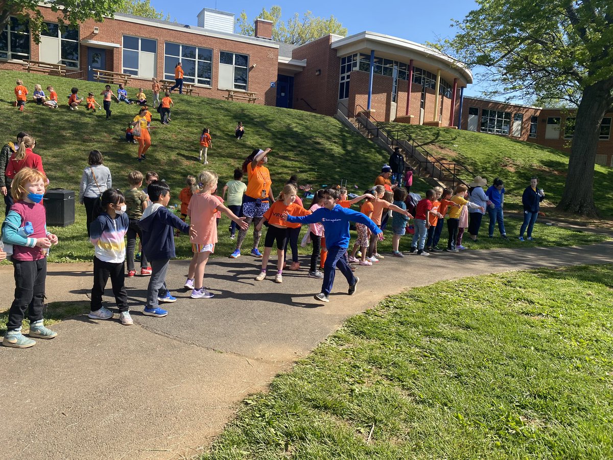 BMESBobcats's tweet photo. We needed this day that filled us up! SWMM led by kdg, Walk-A-Thon, Art Walk, &amp; friendship mandalas.  #oneBME @BMESBobcatsPTO @CvilleSchools https://t.co/94T946Bivx