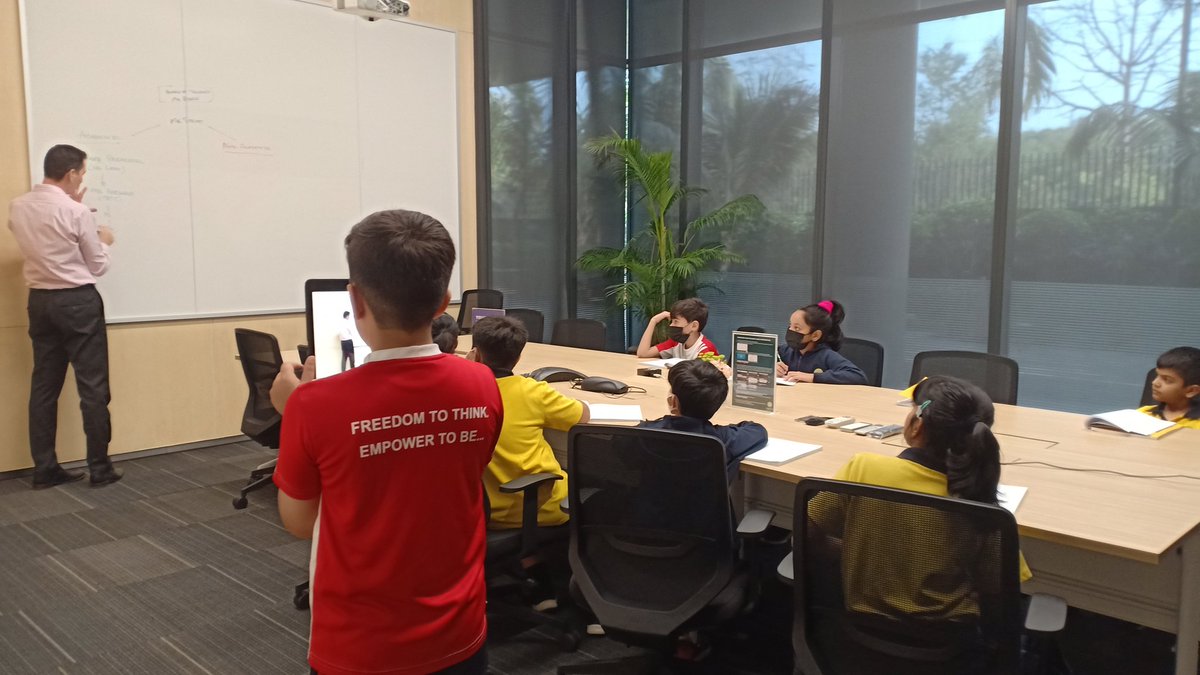 Pradnya6403's tweet photo. Inquiry is engaging and fun when you get to interview the Heads of different departments in school, to understand the structure of an organisation. An excellent collaboration across Grade 4! 
#studentquestions
#HWOO
@archana2804 
@veenadsilva 
@SushmaSakpal 
@SrutiSukumaran https://t.co/atr7pcDMmQ