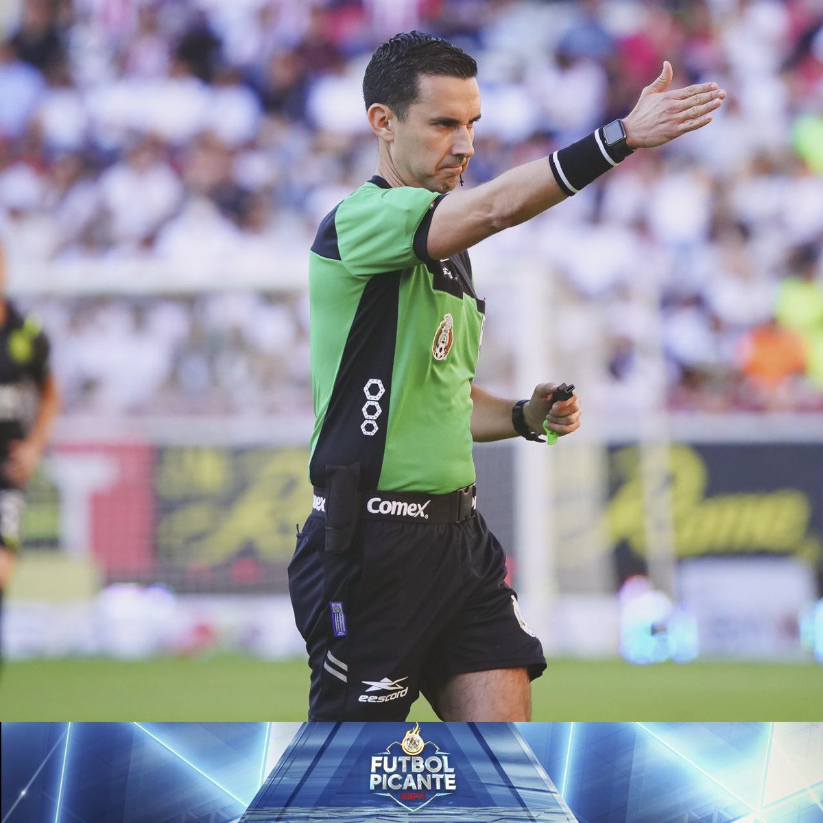 ¿’Acuchillaron’ al Guadalajara? 🔥🤔

César Ramos ANULÓ el gol de Alexis Vega por fuera de lugar en la jugada previa al gol… 

🔃 RT: Era gol legítimo 
❤️ MG: Bien anulado