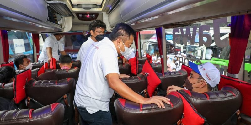 PT Telkom Indonesia mendukung program mudik gratis bersama yang diselenggarakan Kementerian BUMN. Tahun ini melalui program bertajuk Mudik Aman Mudik Sehat Bersama BUMN 2022, menyiapkan sebanyak 26 bus untuk memberangkatkan 1.170 pemudik dari Parkir Timur Senayan❤️🇲🇨