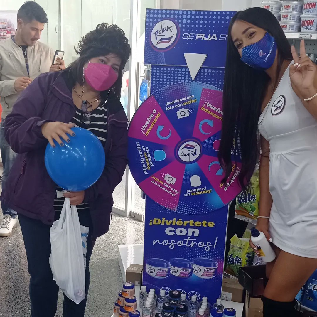 RoldaVenezuela's tweet photo. ¡Felicidad es... Compartir con ustedes! 😁

Gracias por acompañarnos en la inauguración de @farmavalor en su sede de La Castellana 💚

¡Nos vemos pronto! 

#RoldaVenezuela #RoldaLovers #Impulso #Rolda #SeFijaEnTi #Farmavalor #BienHechoParaTi #ProductosRolda https://t.co/1JPIljJNw7