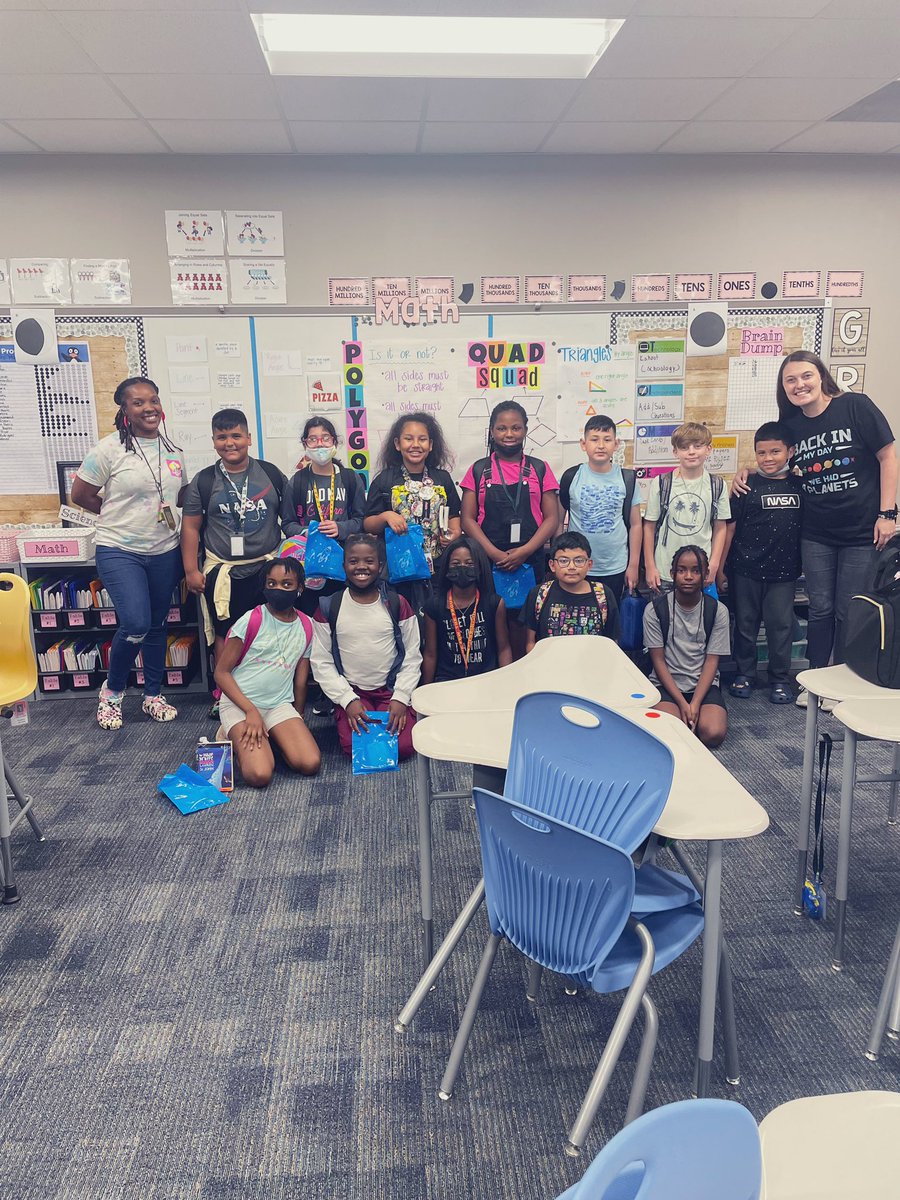 MrsHendricks20's tweet photo. Last camp for the year! Astronauts had math & reading missions to complete in order to help them review for STAAR๐คฉ๐ฉโ๐๐ @SheridanCFISD @_Mrsmccoy_ #houstonwehavenoproblems https://t.co/NrAEiQ1DyK