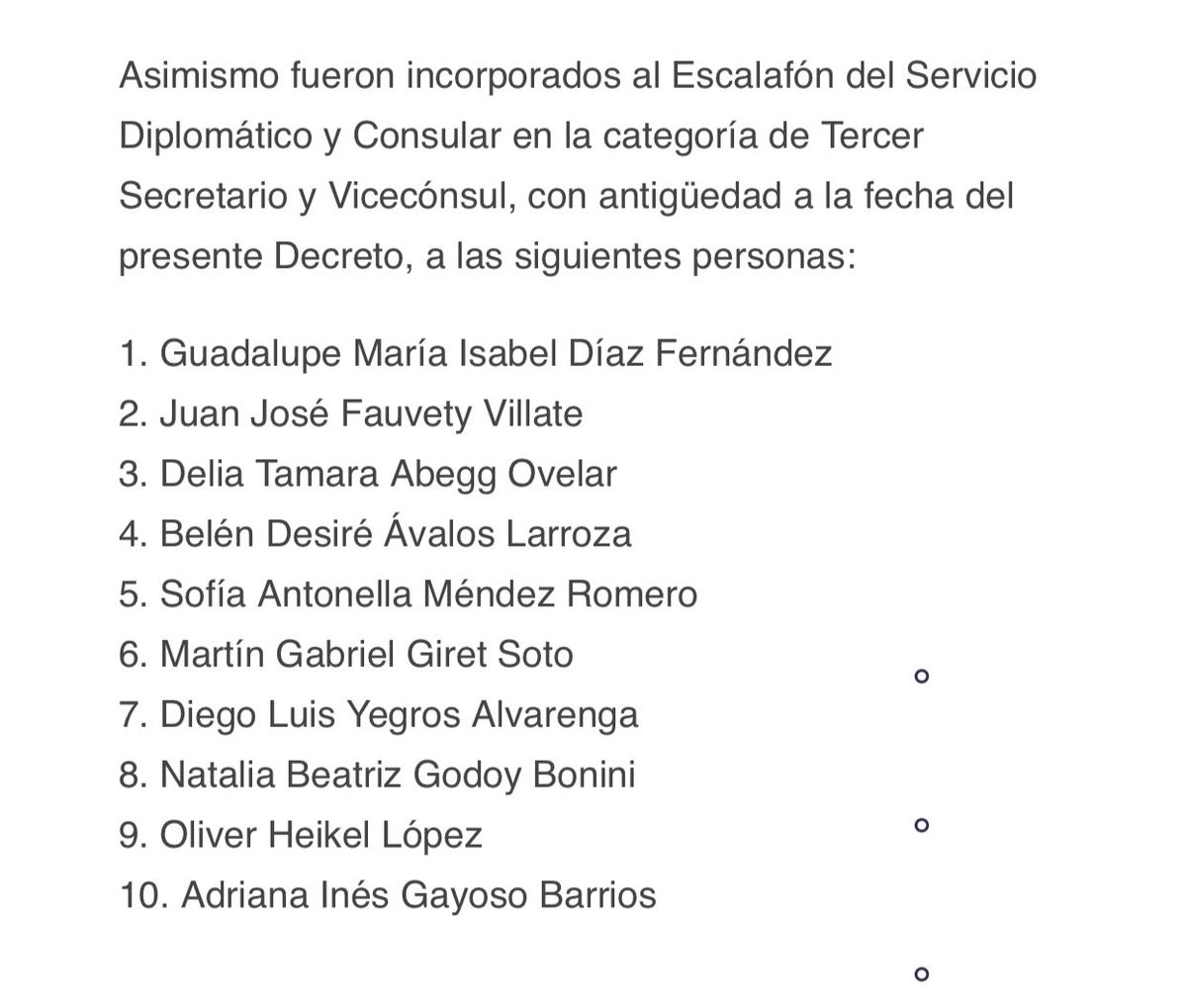 AlfredoGorosti3's tweet photo. Aquí pueden observar la lista de alumnos que ingresaron al escalafón diplomático, pero eliminaron una materia para ello, entre ellos el hijo de Sanie López @Clarymv @walterharms_py @RocioVallejoA @KattyaGonzalez9 @CelesteDiputada @JusticiaMRE @AM_1080 @ABCDigital https://t.co/acRCED85tK