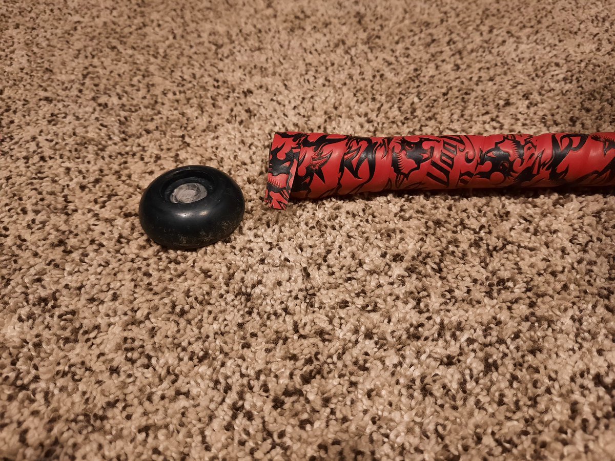 RedbankBaseball's tweet photo. Hey @DeMarini I just submitted a warranty claim for a voodoo one where our knob fell off. 
Time to ship it to you ~ 3 days
Inspect our bat within 4-5 days
Shipments process in 1-3 days
Time to ship it back ~ 3 days

14 day process at best! Our reg. season ends May 18! Terrible!! https://t.co/5hRklgygeH