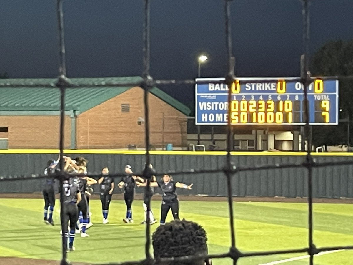 jacobgarlinger's tweet photo. Congrats to @HebronSoftball on the amazing comeback win over Little Elm!  Onward! @Hebron_HS https://t.co/3AoNGAFvYA