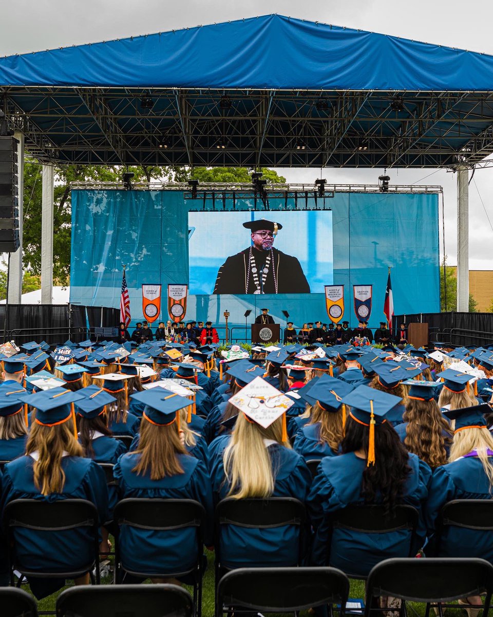 UTTyler's tweet photo. Congrats to all of the Patriots who crossed the stage today! We are SO proud of you! ππ
#exploreuttyler #uttyler https://t.co/dEaqPQCB95
