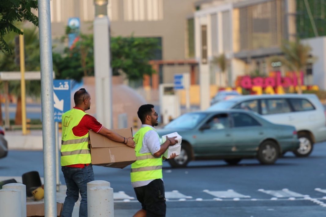 حملة توزيع وجبة افطار صائم  بدعم من  المركز الوطني للمسؤولية الاجتماعية  وتحت إشراف @alahyaa1 مراكز الاحياء في جدة 
بمدينة جدة وتنفيذ <a href="/BasmaaHope/">فريق#بسمة_أمل_التطوعي</a> فريق بسمة أمل التطوعي 
#رمضان_22
#عطاؤنا_حياة #إفطار_صائم #فريق_بسمة_أمل_التطوعي