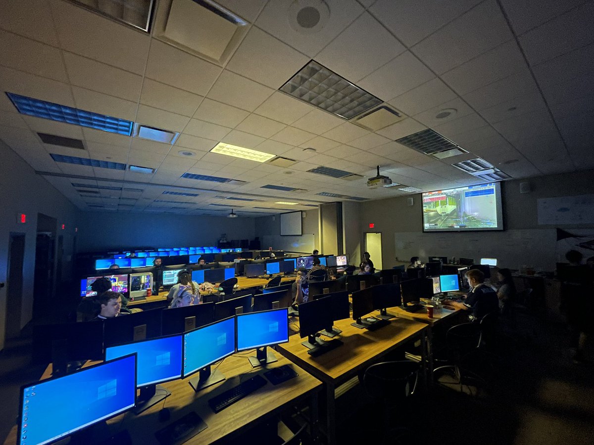 Teklan = Success 

Thank you to all the clubs that helped out and made this possible and fun! 

2 more hours of gamin’! 

#HailSouthern | #WingsUp