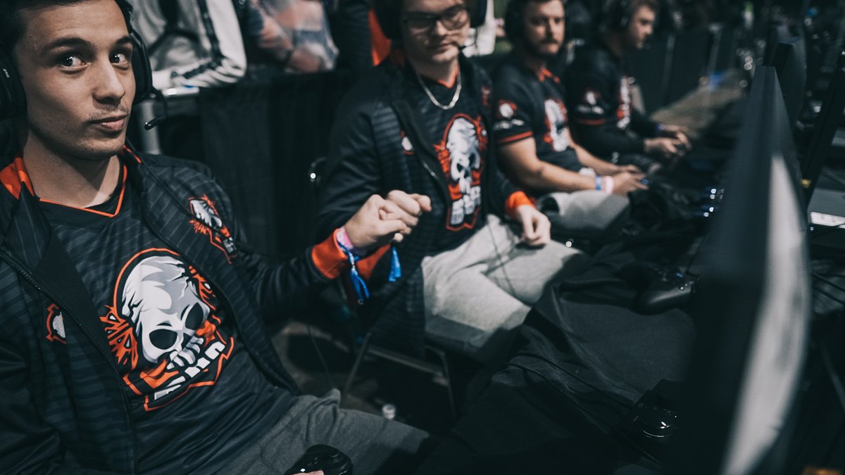 Teamwork makes the dream work! 👊

#BBR secure another victory in the Lower Bracket and continue the run at #HCSKansasCity2022!