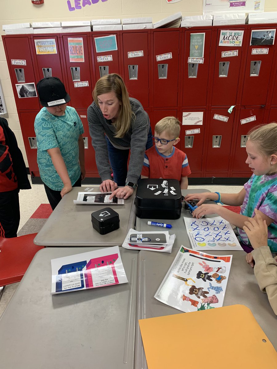 SuffieldE's tweet photo. Fourth graders worked hard on an escape activity in ELA today! Team work!! #wearefield #lovesuffield https://t.co/oqXFVQ2BRo