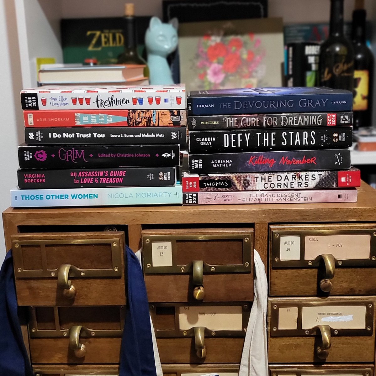 clockbirdstar's tweet photo. Love cats &amp; books?? Love books featuring cats!? Join me ONLINE for #catloversbookclub tomorrow evening &amp; be entered to win the 12 older ARCS featured here. US only. Winner will be announced in book club. 😸 #Caturday #catlovers #booklovers https://t.co/nJ6cUjOQhR