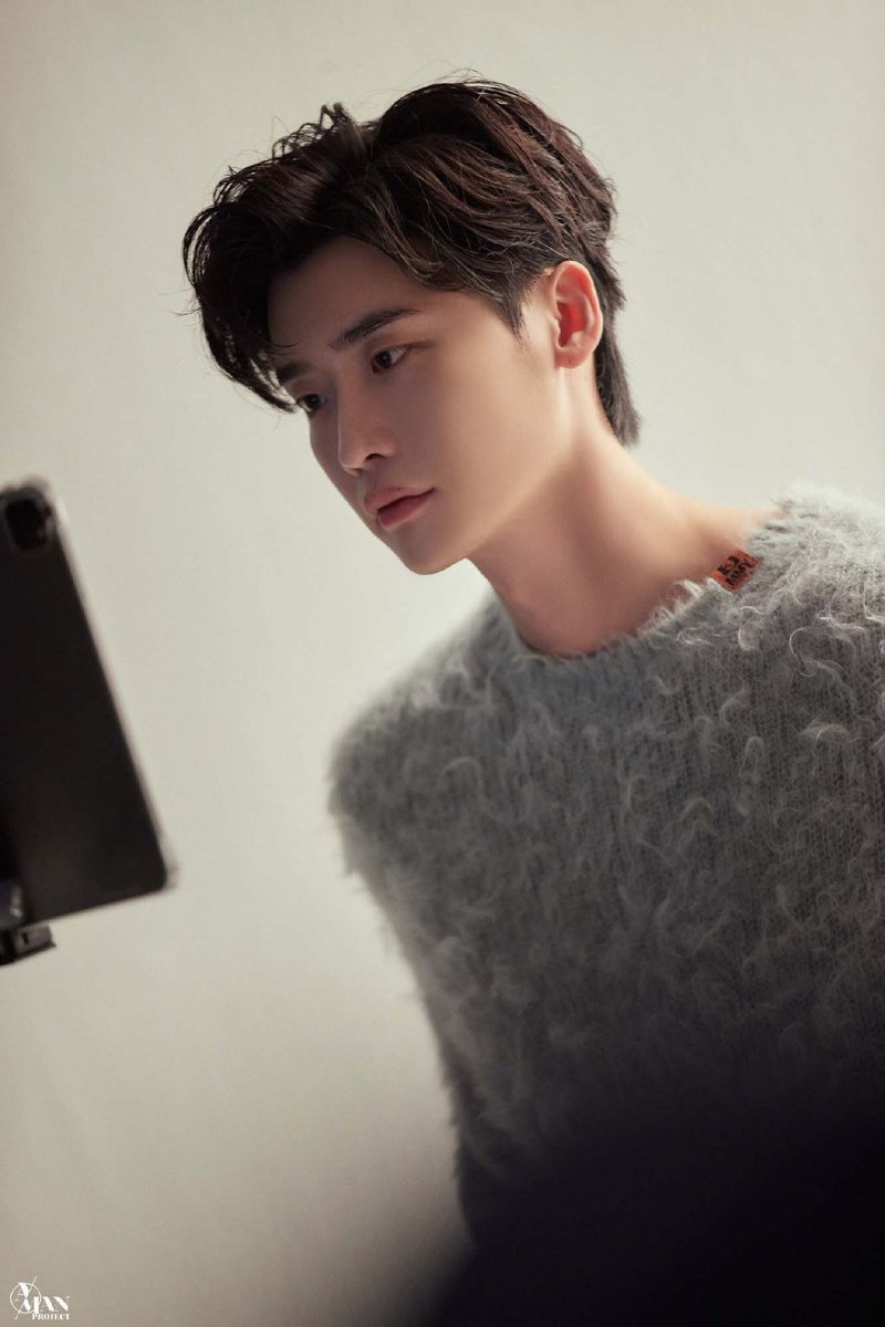 LeeJongSukWorld's tweet photo. 2022.04.30 Aman Project Naver Update of #LeeJongSuk Photoshot ❤ https://t.co/hdkQMHOsrr