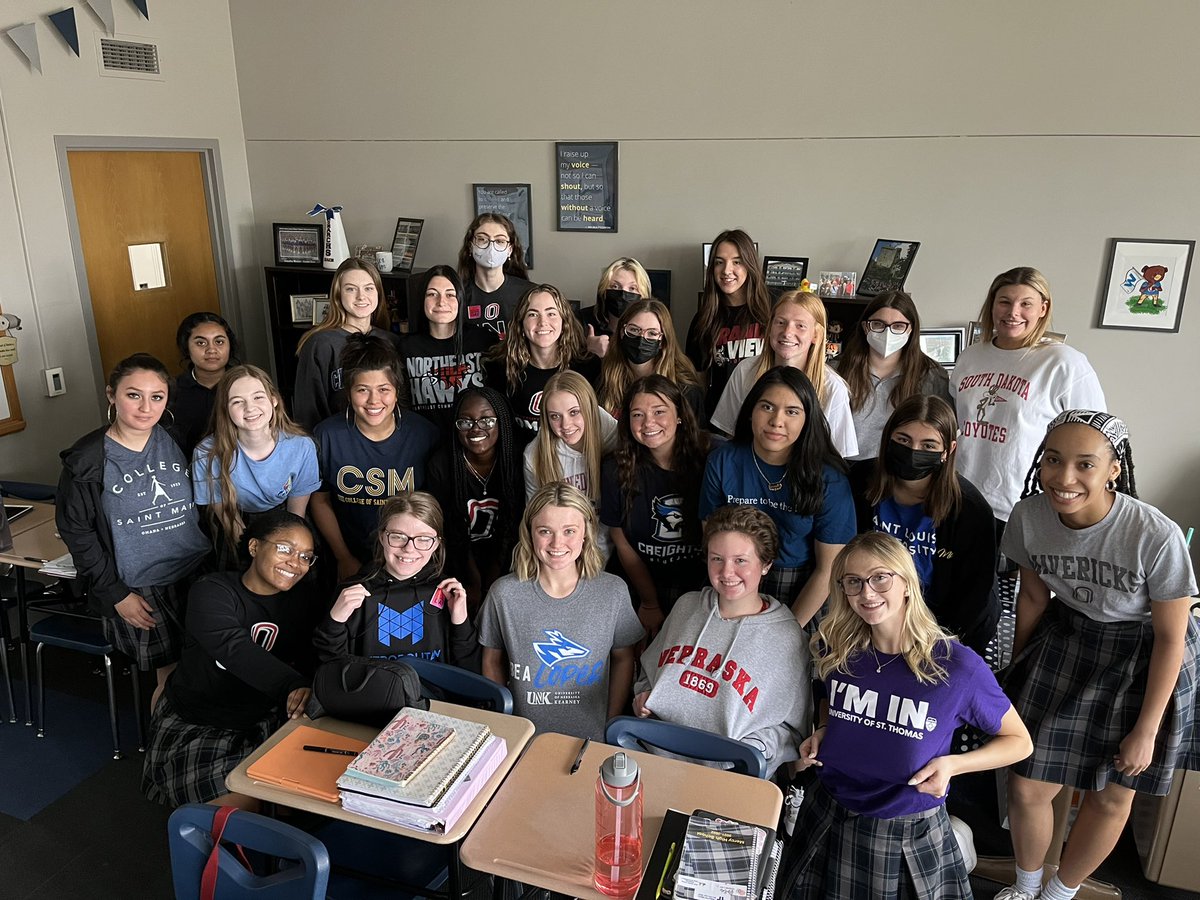 TeachRegele's tweet photo. Congrats to all of my Theology 12 students on #CollegeSigningDay today! Your future schools are lucky to have you 💙💛 https://t.co/x5tzo0R1Zj