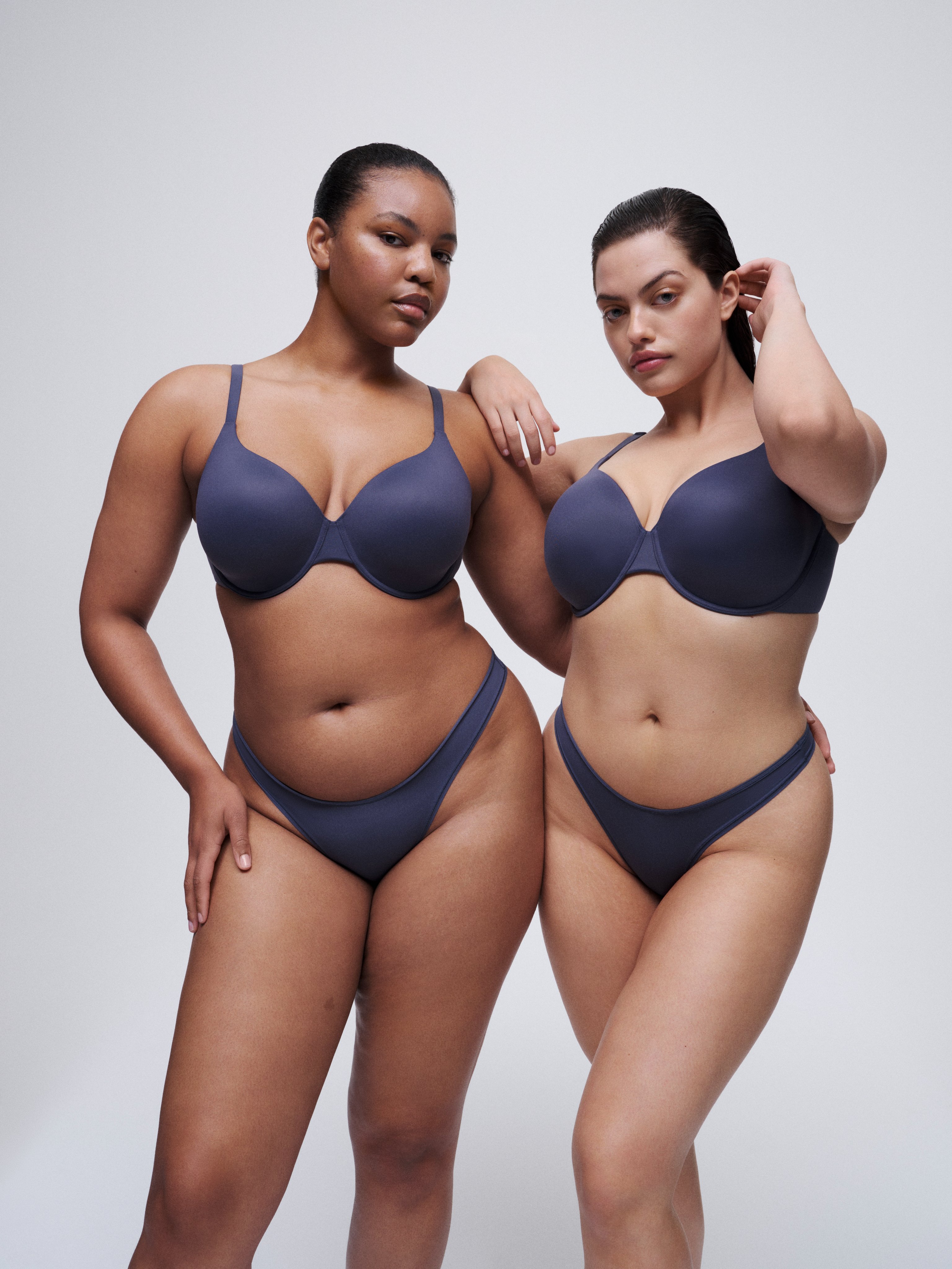 SKIMS on X: JUST DROPPED: FITS EVERYBODY T-SHIRT BRA Our buttery soft Fits  Everybody t-shirt bra is back in two new earthy colors, Marine and Khaki -  plus our classic shade range!