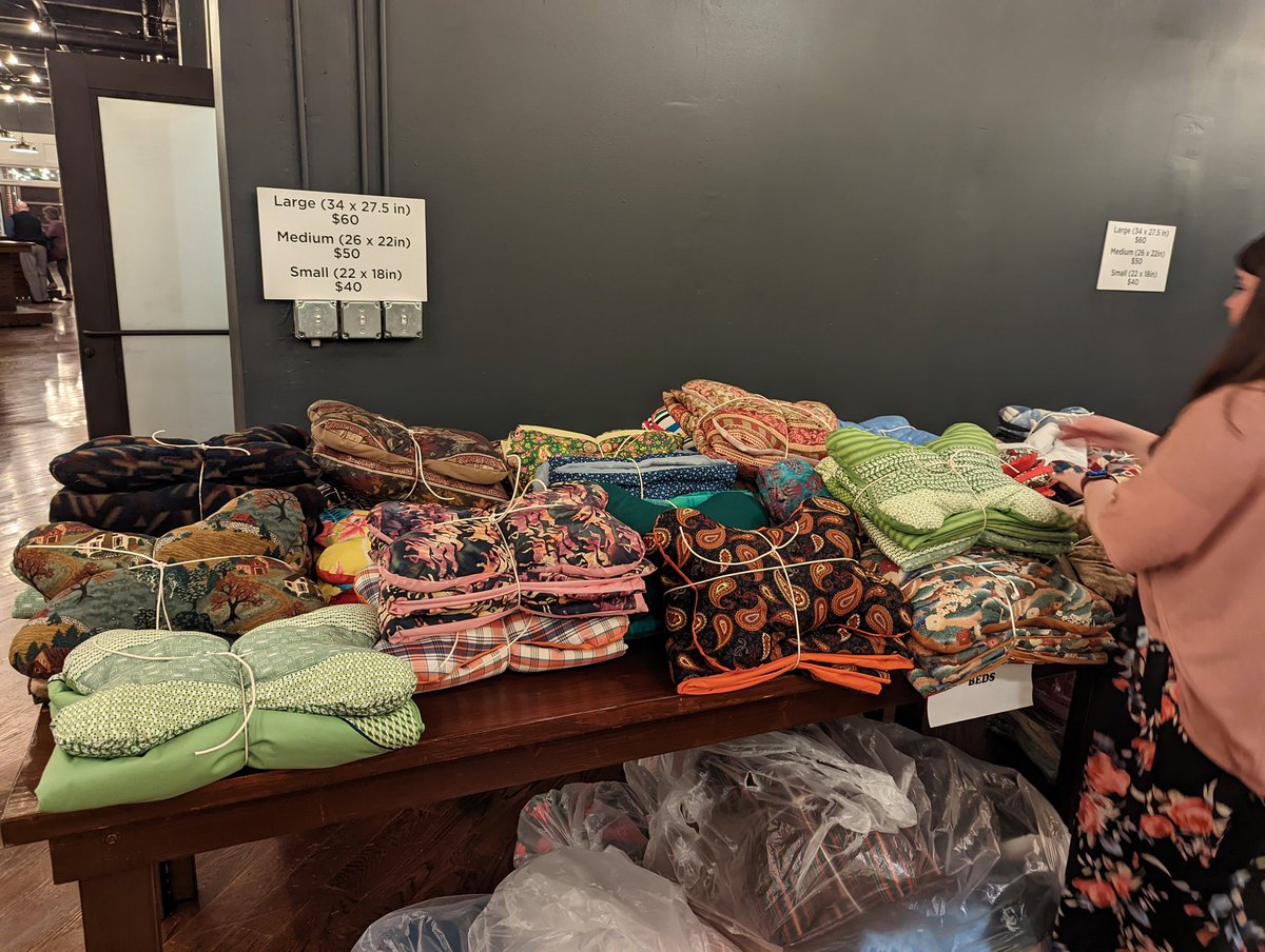 Had a great night at the @ICANdogs #PawsVegas fundraiser. Indiana Women's Prison made dog beds and many cool things were being auctioned. Special thanks to <a href="/HondaofFishers/">Honda of Fishers</a> for sponsoring #PawsVegas <a href="/IndyBiltwell/">Biltwell Events</a>