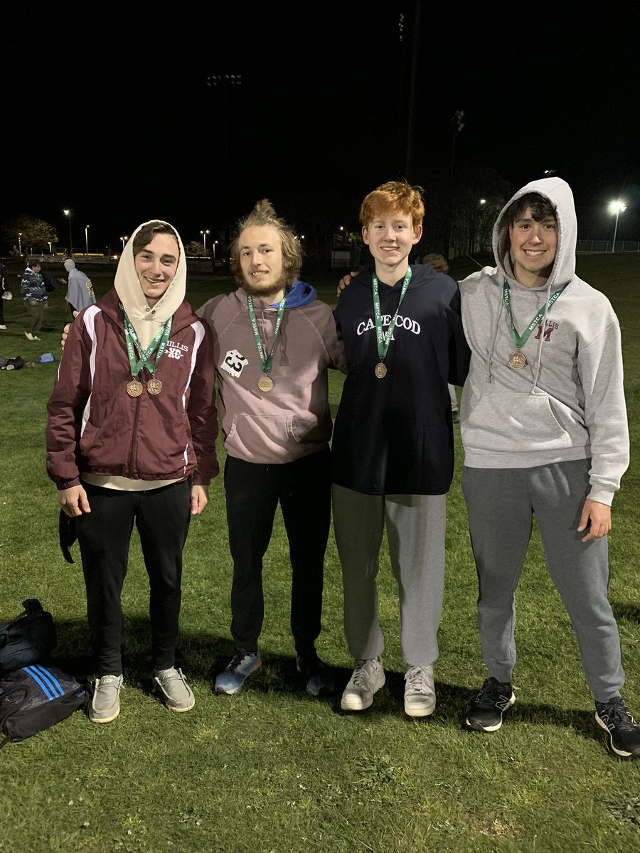 millis_tf's tweet image. In the final event of the evening, Ben, Colin, Alex, and Ryan take home 4th in the 4x400!!👏🏼😁. Congratulations!!🎉