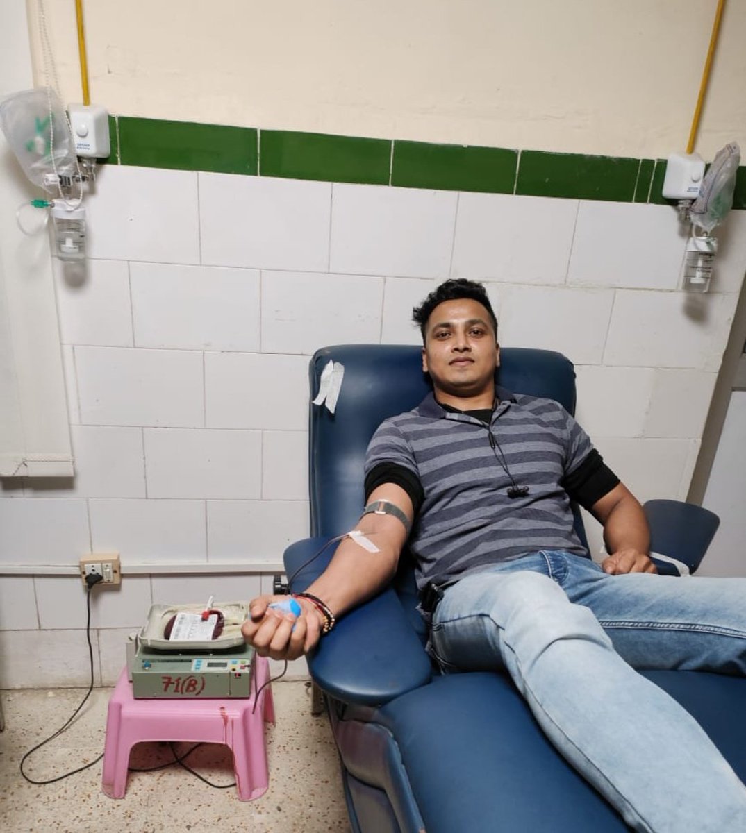 kamalkumarukp's tweet photo. Nainital Police Constable Amit Saran gave humanitarian example of "Human in khaki". Saved the life of a pregnant woman by donating blood at Sushila Tiwari Hospital, Haldwani. @uttarakhandcops
For more details click the link below: https://t.co/jE27z9Ug4n https://t.co/37TPbDKn0N https://t.co/QqggkujK52
