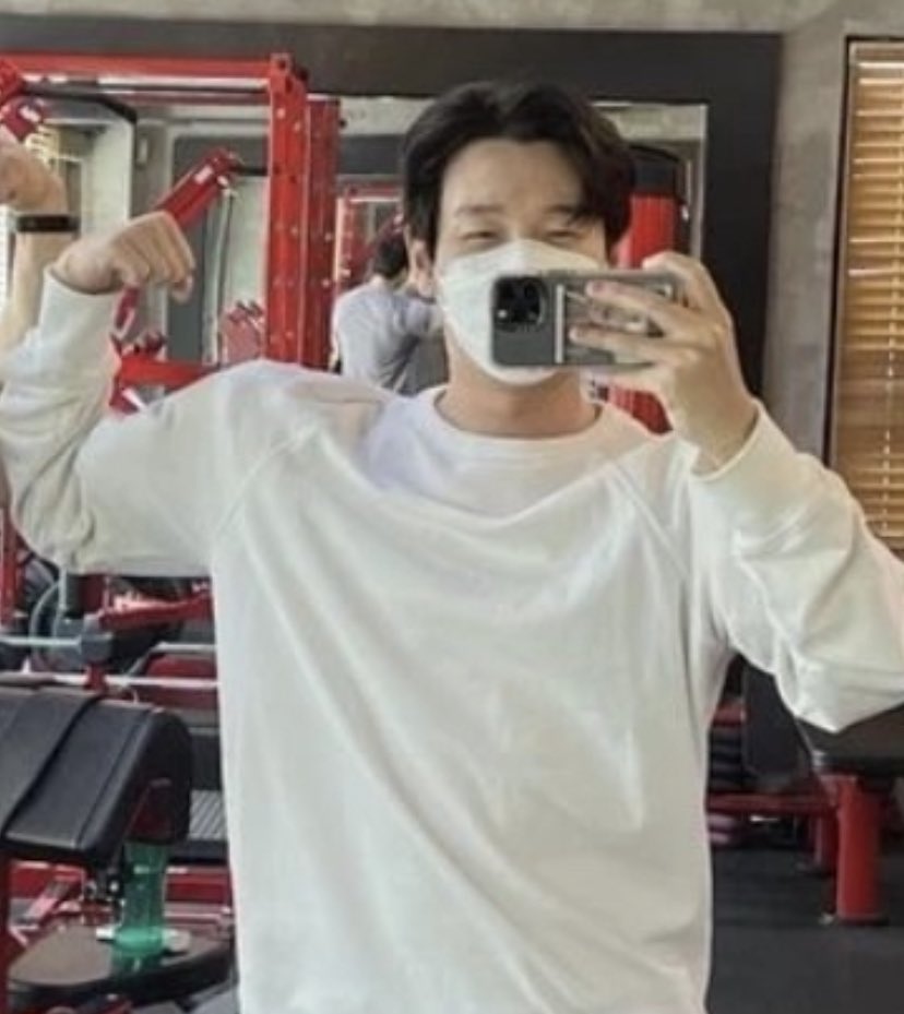 cswksc's tweet photo. 🤳🤳

#조승우
#김성철 https://t.co/S9siaTFOlw
