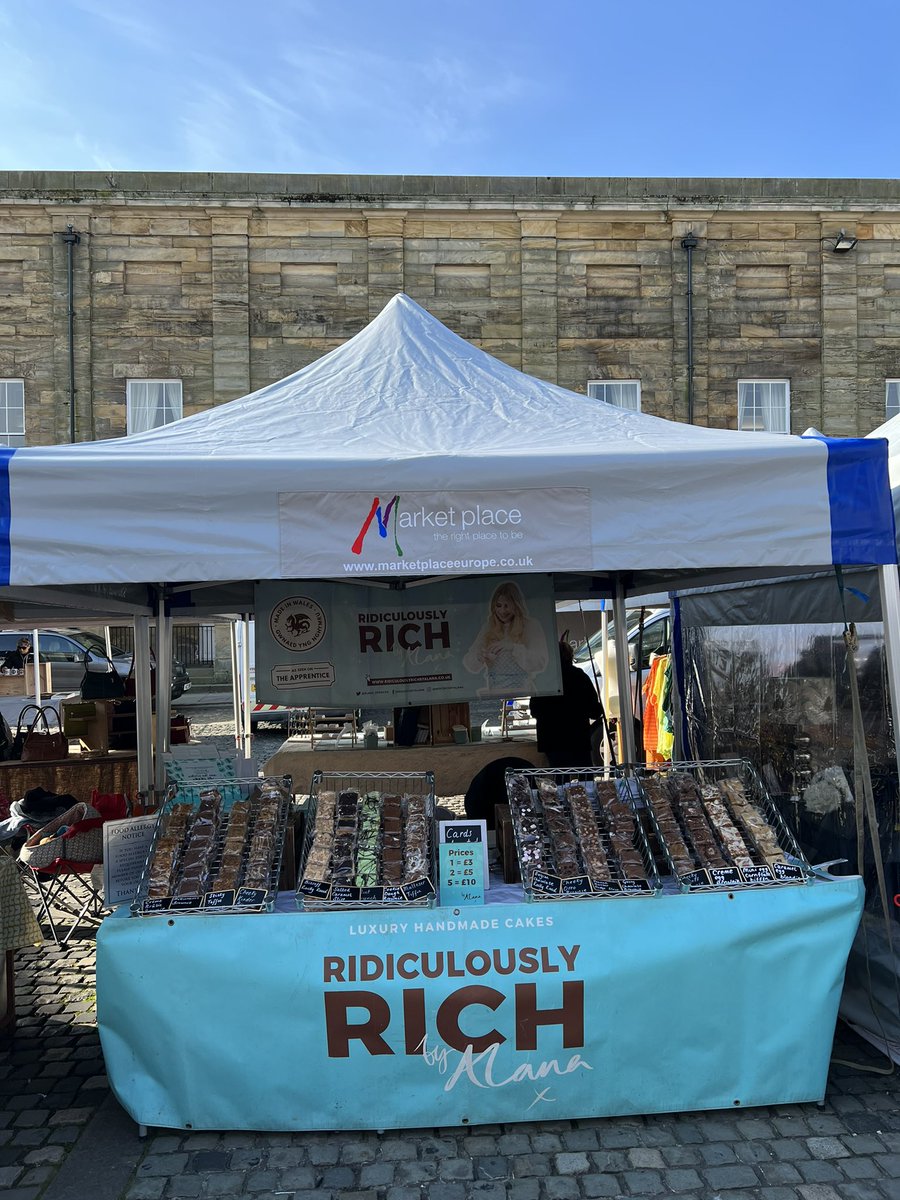 Blue skies in Alnwick today! I’m in the Market Place until 4pm, an <a href="/Alana_Spencer_/">RidiculouslyRichbyAlana</a>  Ridiculously Rich treat and sunny weather, a perfect combination!