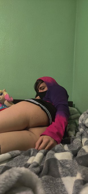 1 pic. Taking daddy applications~ ?

#gay #twink #daddyandson #gayboy #sissy #femboy #ass #butt #bottom