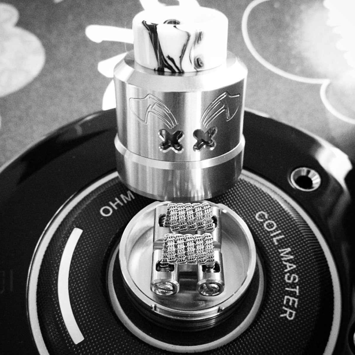 needles_x's tweet image. Bonjour Vapers 👋🏻 C'est le Dead Rabbit MAX RDA de chez @hellvapesales  🔥
.
#hellvapefrance #hellvapers #hellvape #hellvapeofficial #hellvapedeadrabbitmaxrda #deadrabbitrda #deadrabbitmaxrda #instantvape #vapephoto #frenchvapers #normandyvape #vapehooligans  #manixbcg
