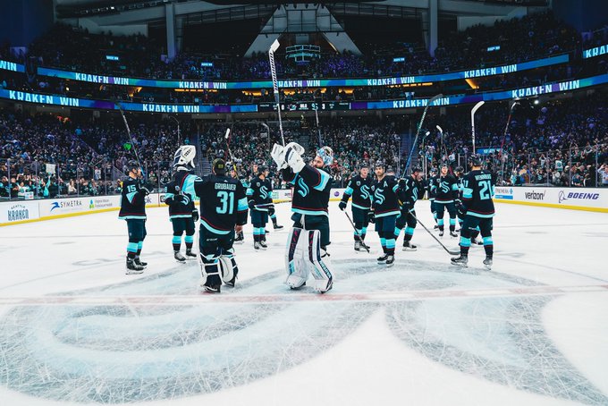 Kraken team acknowledging the crowd after the game