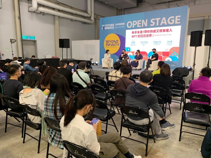 ThunderCoreNews's tweet photo. Наш CEO и основатель Chris Wang принял участие в панели 2022 FUTURE COMMERCE 🥰

Подробнее: https://t.co/LCteQSeBIT https://t.co/7GBOzMVcKv